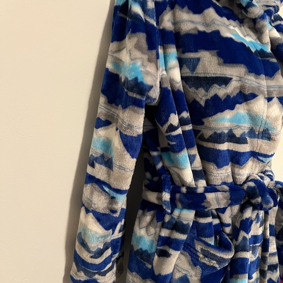 Lands' End Blue and Gray Patterned Robe - Picture 4 of 6